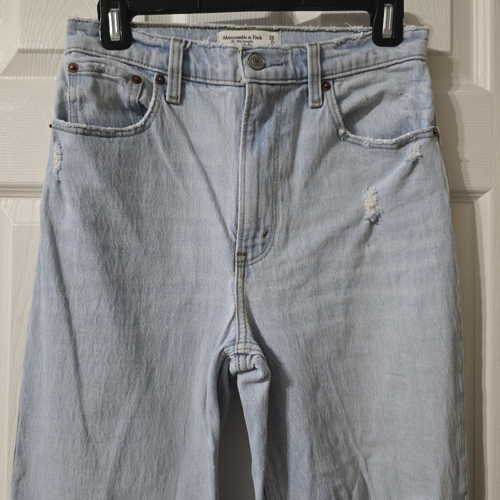 Abercrombie & Fitch Ultra High Rise 90s Straight Jeans, Light Destructed Wash. - Picture 4 of 12